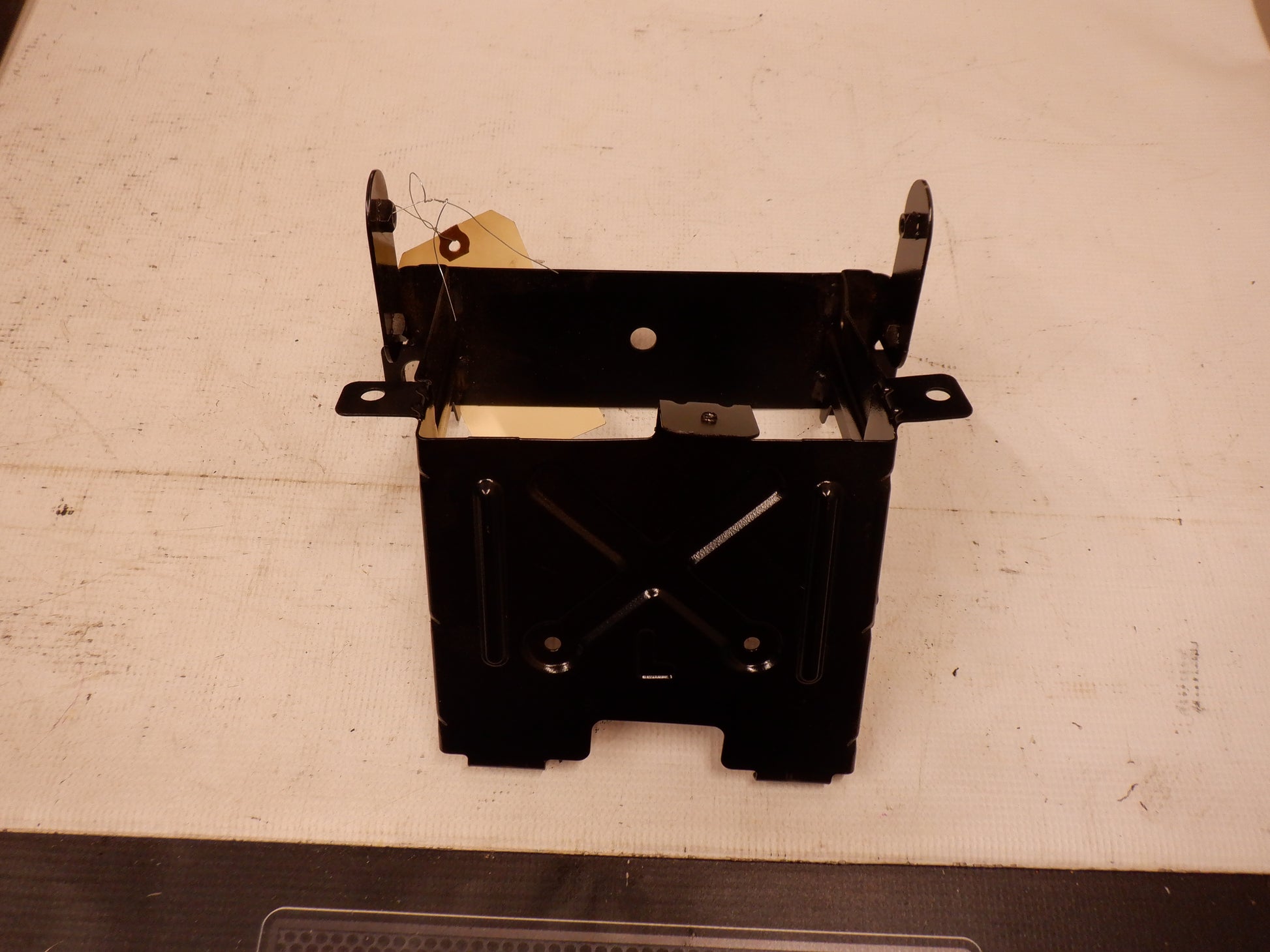 2006 Pontiac GTO Radio Stereo Bracket Insert Cage 92184206 OEM - Day's Parts Yard