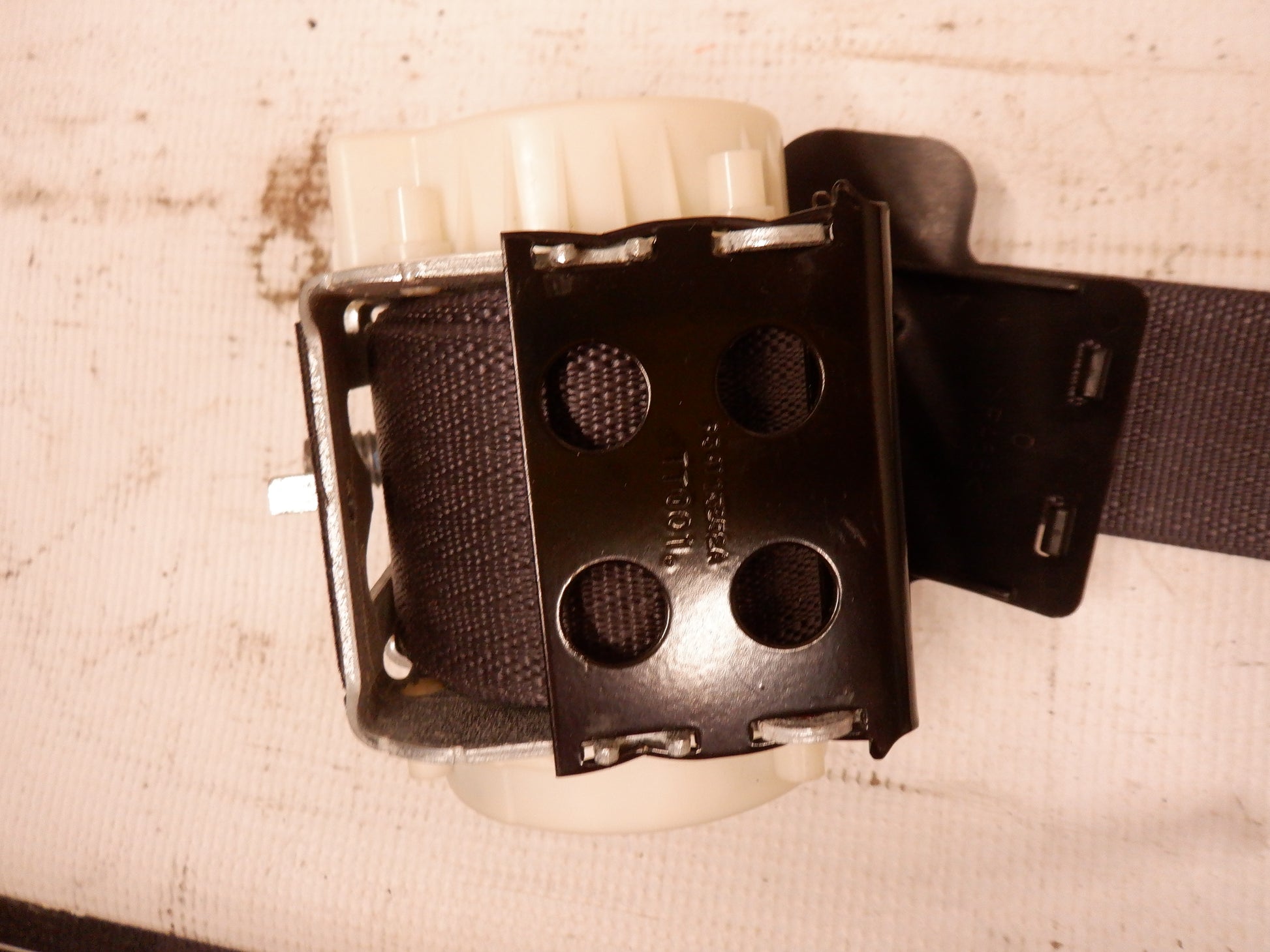 2011 Chevy Camaro SS Convertible Left Rear Seat Belt Retractor OEM - Day's Parts Yard