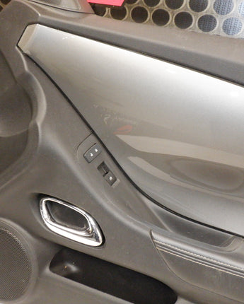 2015 Chevy Camaro RH Door Panel 23147691 OEM