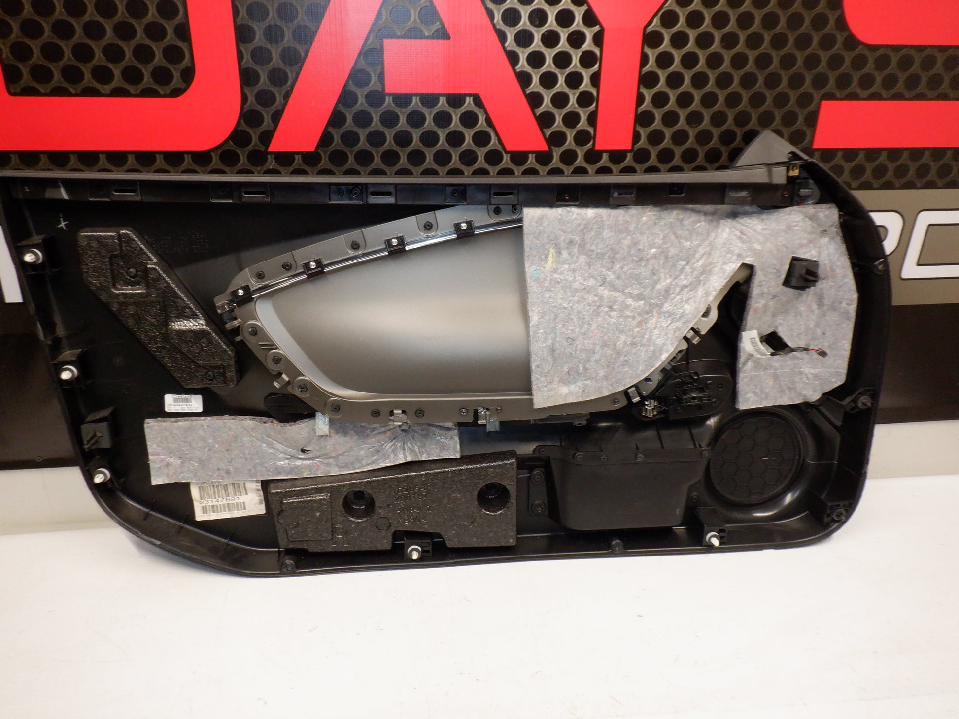 2015 Chevy Camaro RH Door Panel 23147691 OEM - Day's Parts Yard