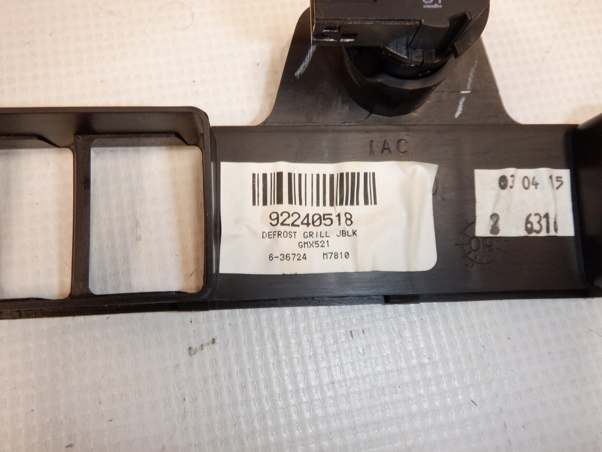 2015 Chevy Camaro SS Heater Defroster Grille 92240518 OEM - Day's Parts Yard