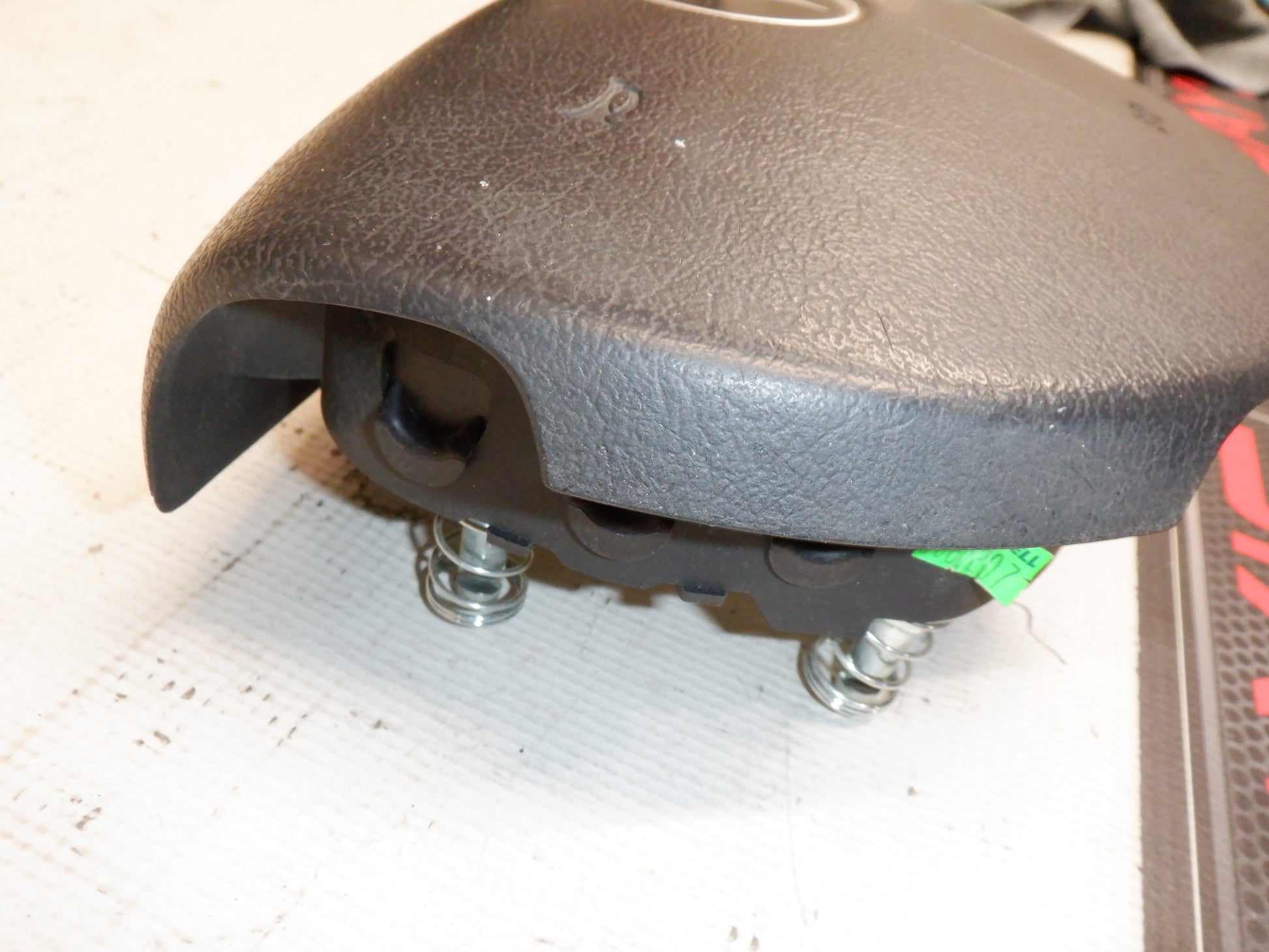 2006 Pontiac GTO Steering Wheel  Bag OEM - Day's Parts Yard