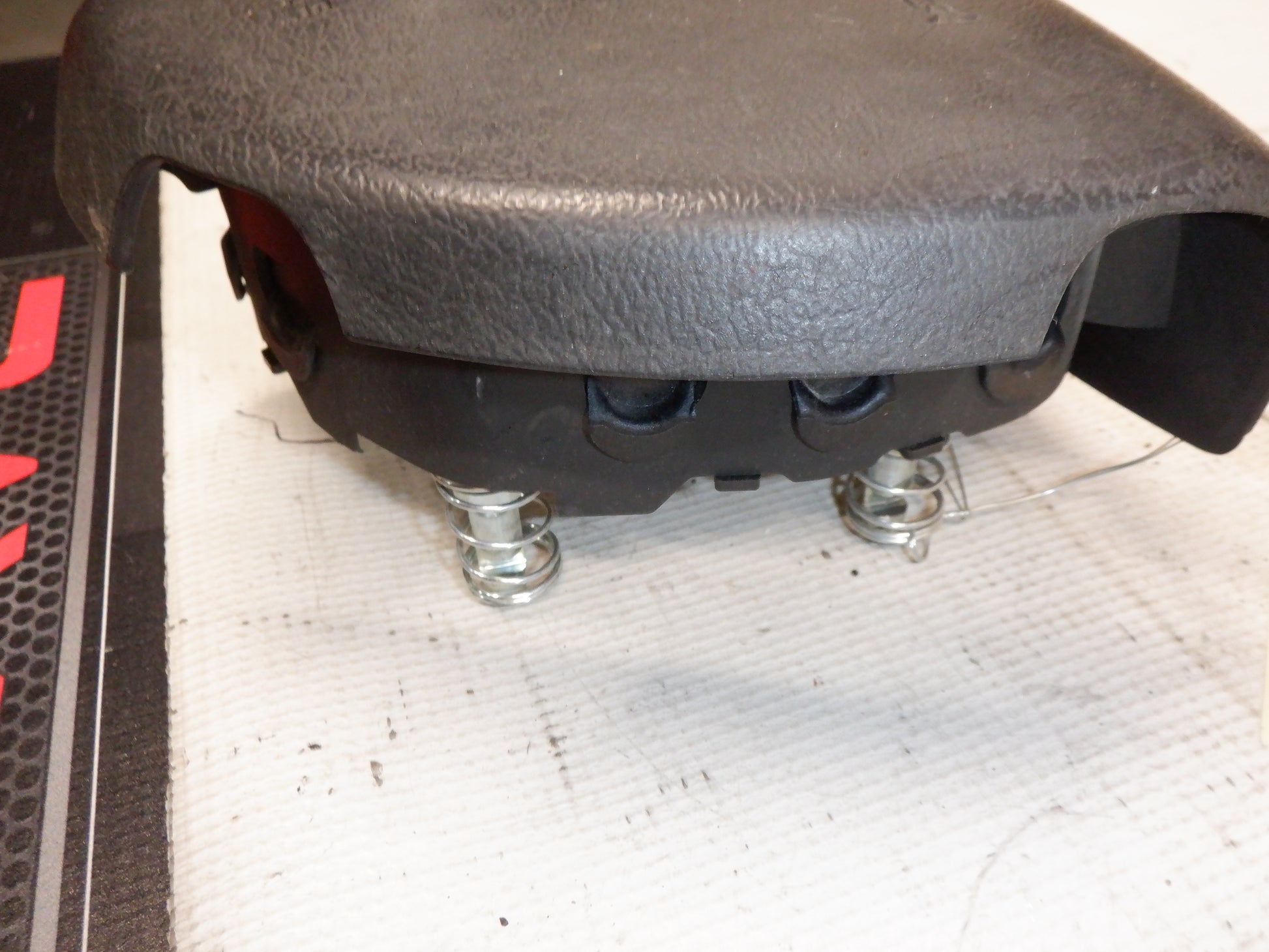 2006 Pontiac GTO Steering Wheel  Bag OEM - Day's Parts Yard