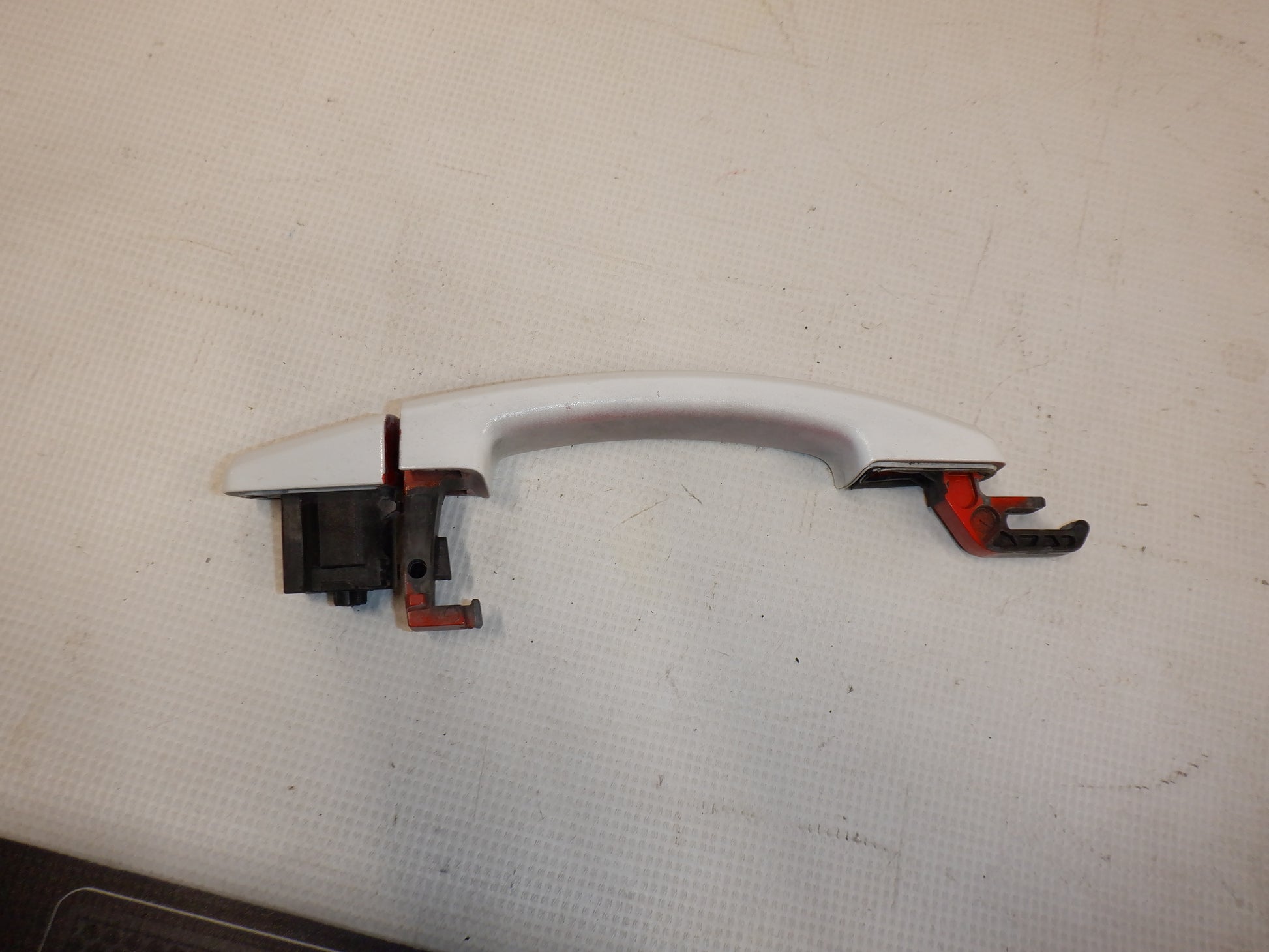 2011 Chevy Camaro RH Exterior Door Handle  OEM - Day's Parts Yard