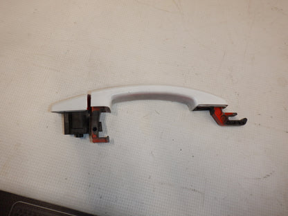 2011 Chevy Camaro RH Exterior Door Handle  OEM - Day's Parts Yard