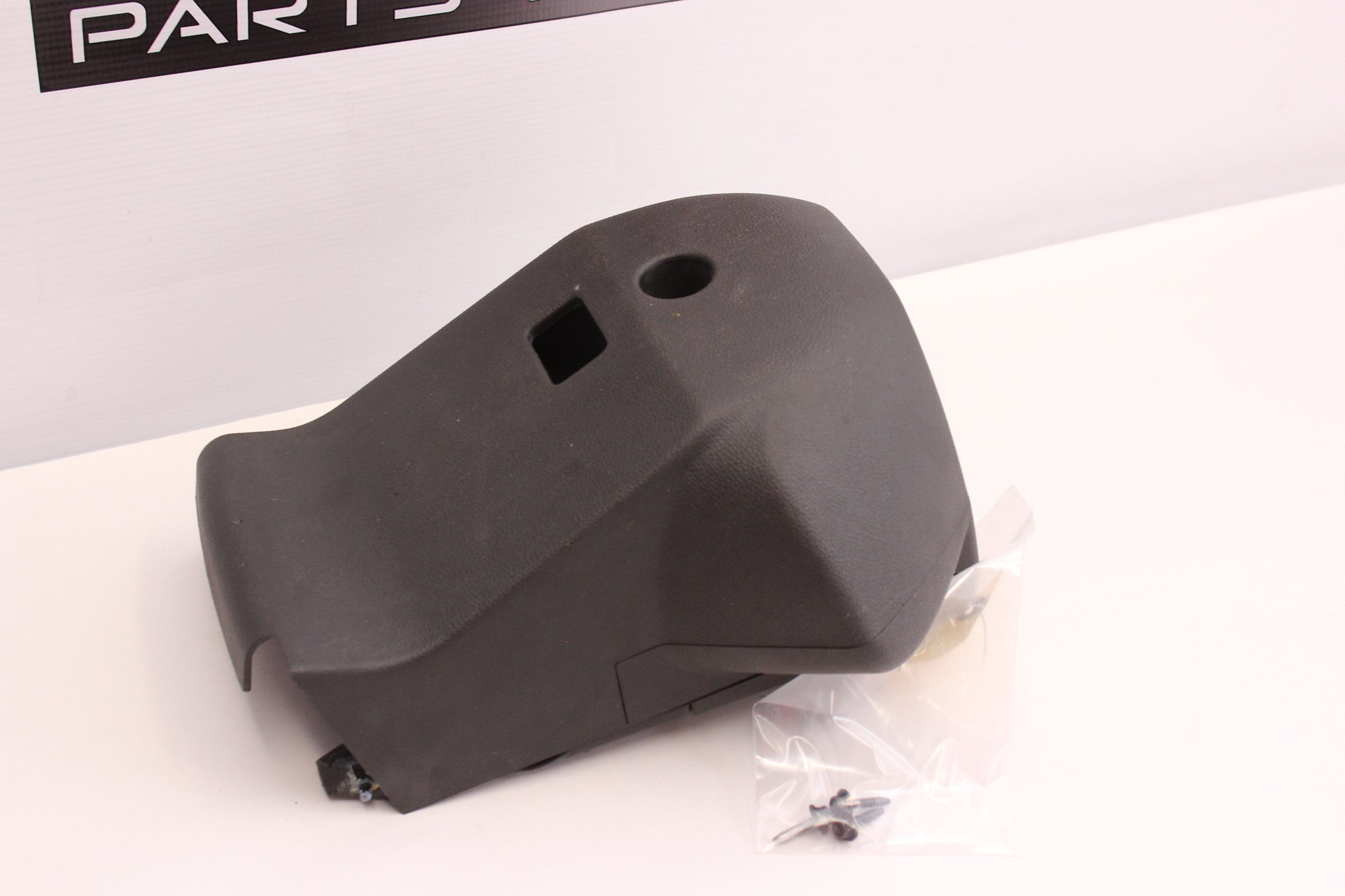 2016 Chevy SS Sedan Steering Column Cover 92277582 92290200 OEM - Day's Parts Yard