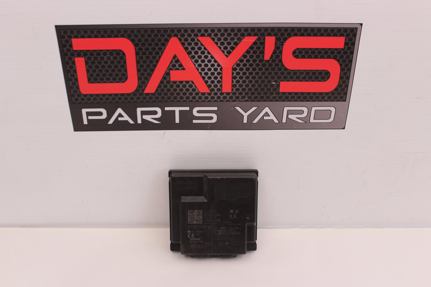 2021 Chevy Camaro SS 1LE Keyless Entry Module 13518838 OEM - Day's Parts Yard