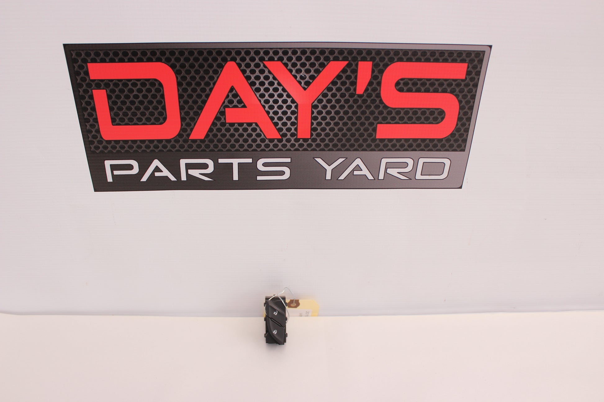 2015 Chevy SS Sedan Front RH Passenger Door Unlock Switch 23122516 OEM - Day's Parts Yard