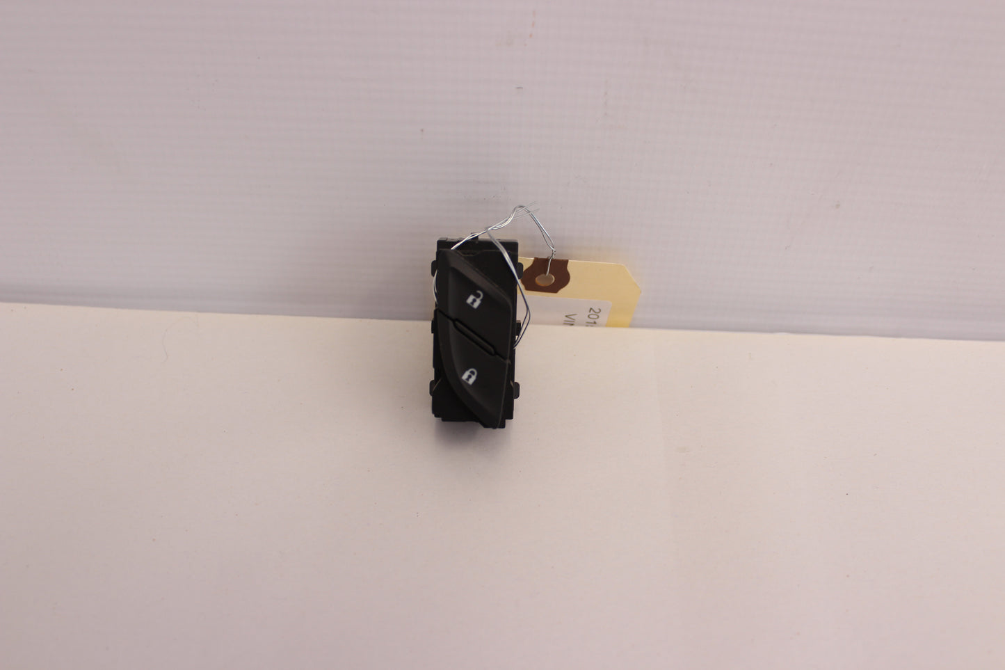 2015 Chevy SS Sedan Front RH Passenger Door Unlock Switch 23122516 OEM - Day's Parts Yard
