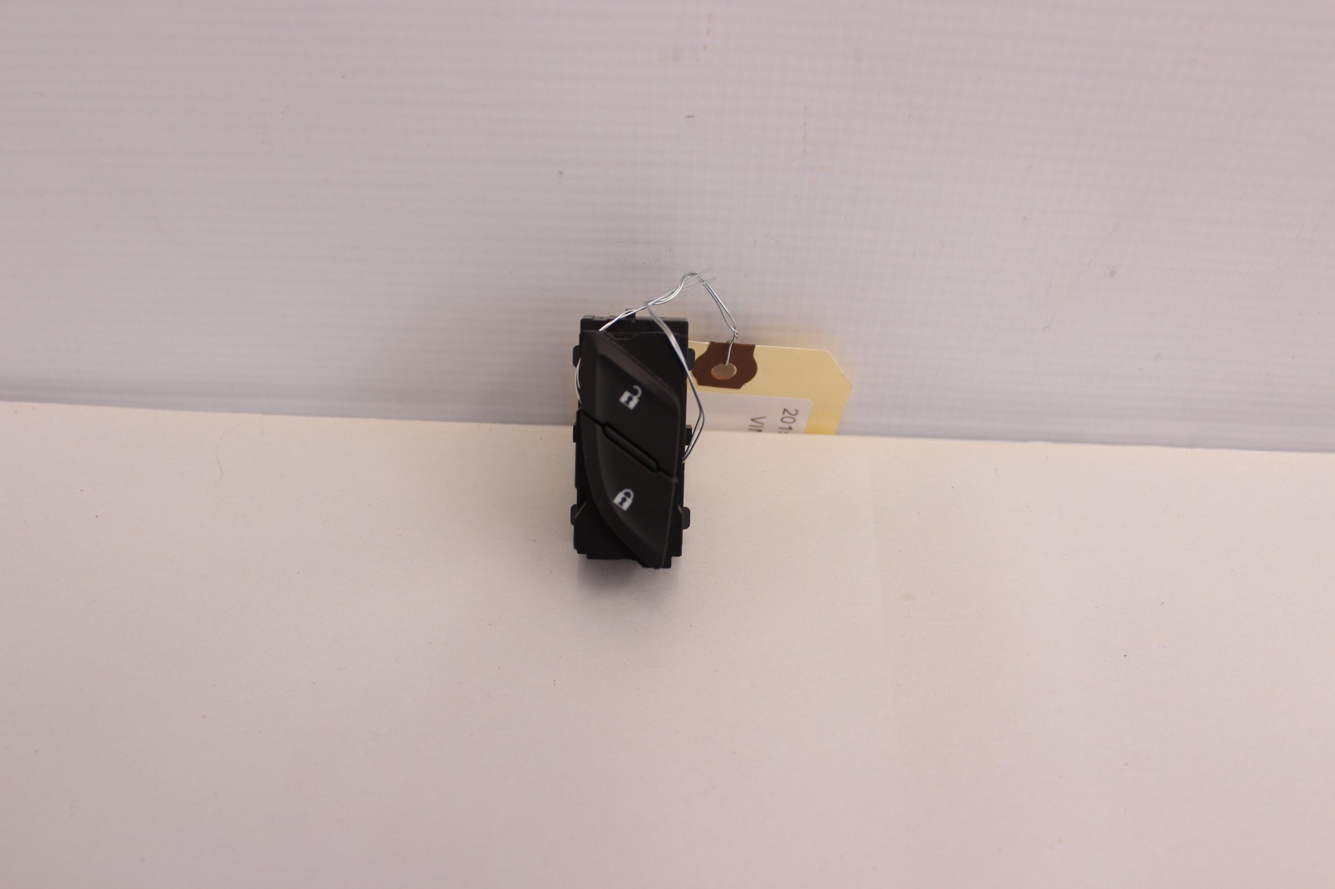2015 Chevy SS Sedan Front RH Passenger Door Unlock Switch 23122516 OEM - Day's Parts Yard