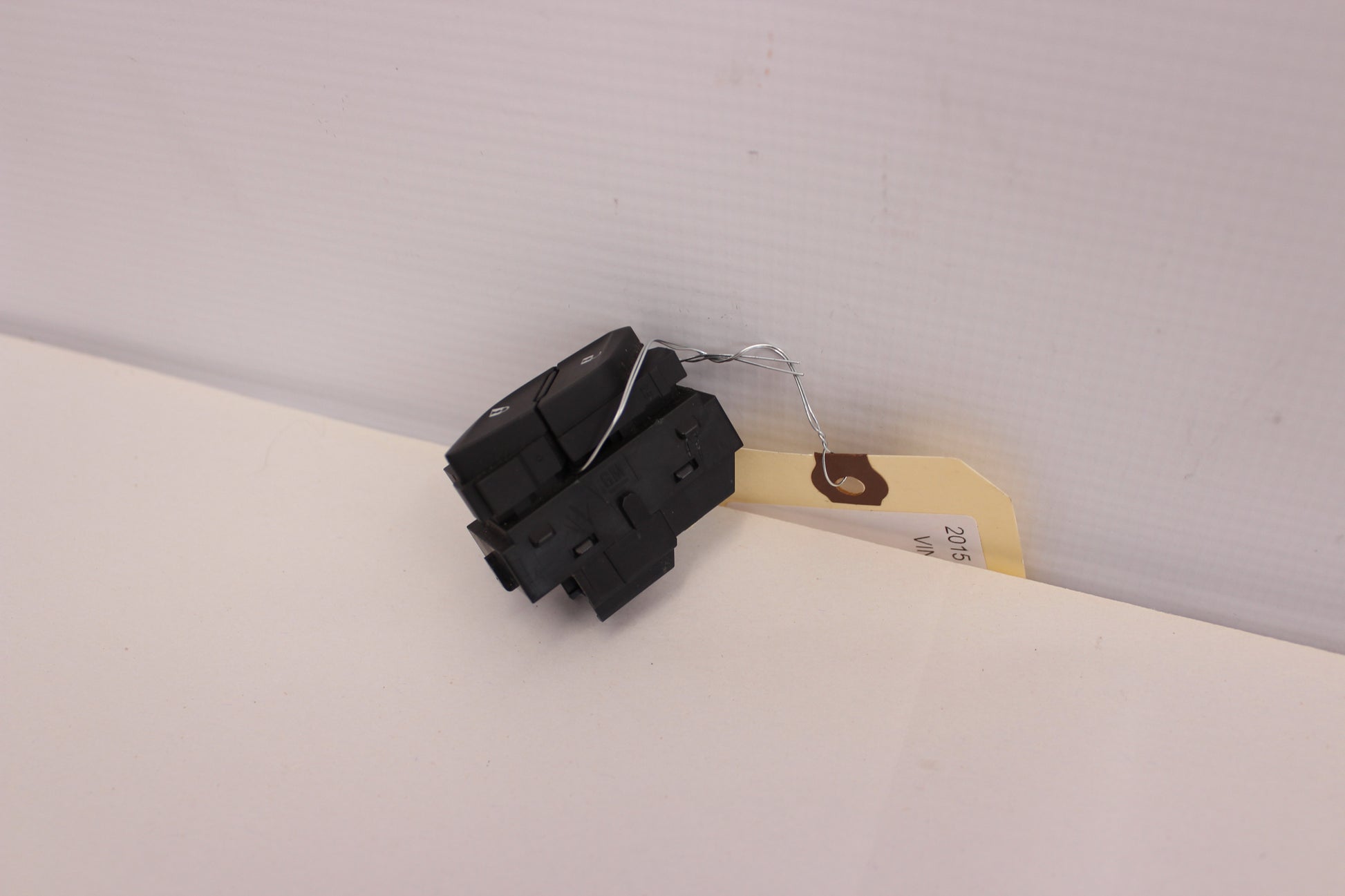 2015 Chevy SS Sedan Front RH Passenger Door Unlock Switch 23122516 OEM - Day's Parts Yard