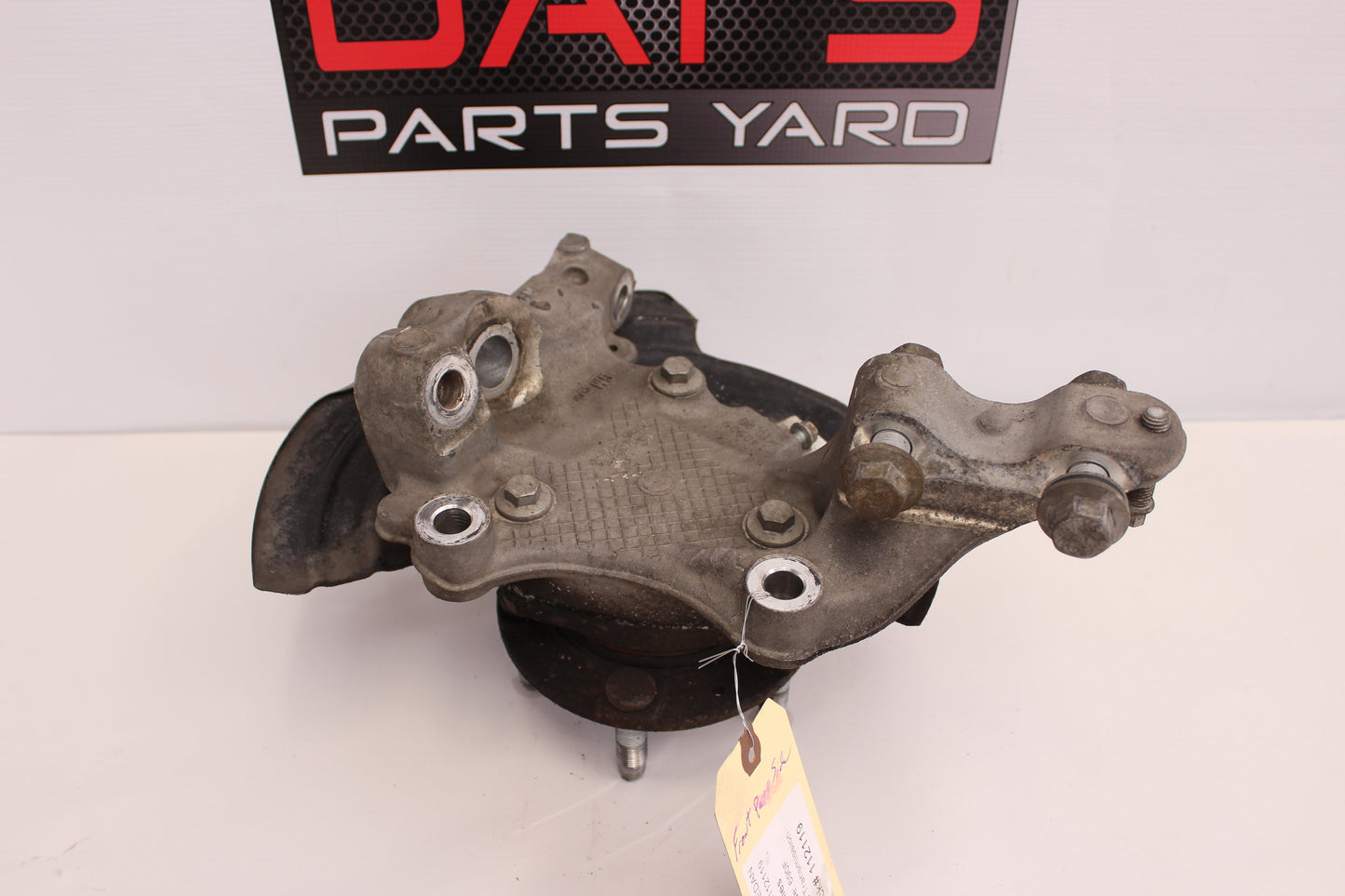 2015 Chevy SS Sedan Front RH Spindle Knuckle Assembly 92279376 OEM - Day's Parts Yard