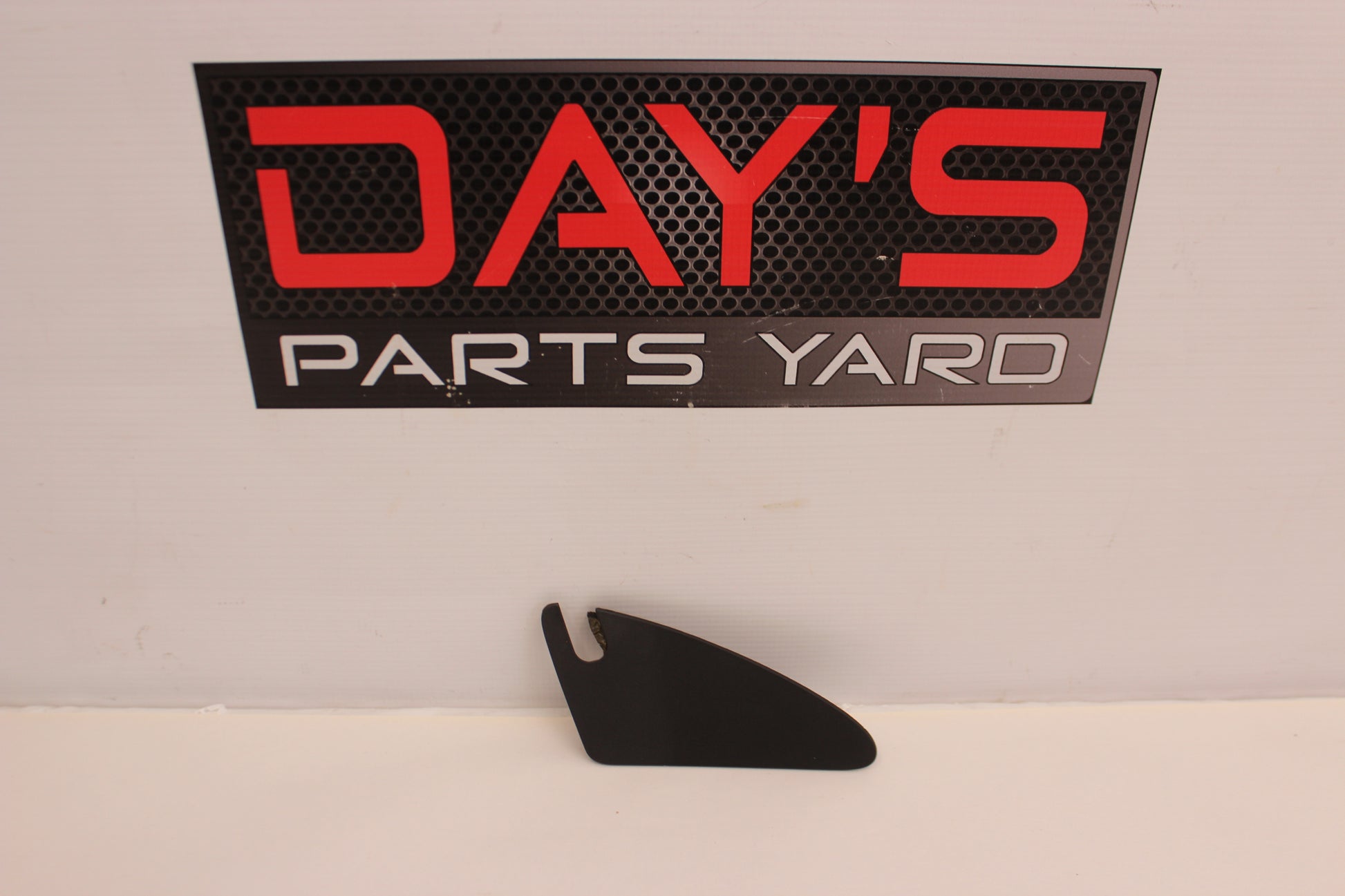 2009 Pontiac G8 GT RH Passenger Interior Mirror Bolt Cover OEM - Day's Parts Yard