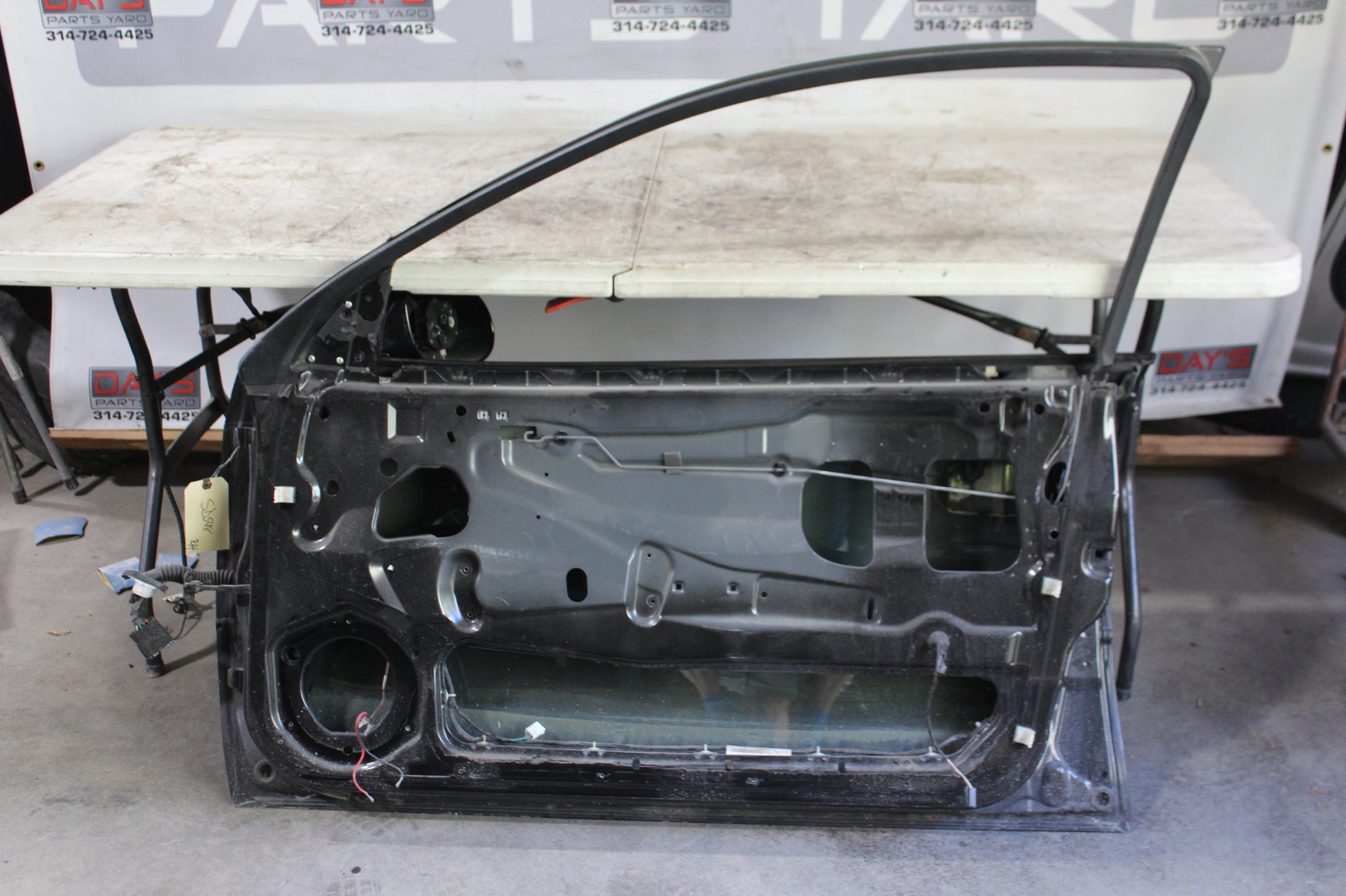 2006 Pontiac GTO RH Passenger Front Door OEM - Day's Parts Yard