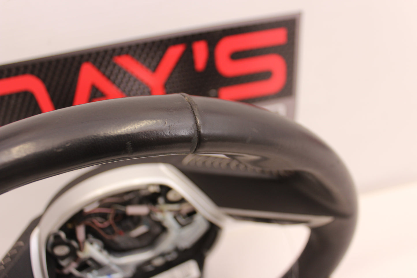 2010 Chevy Camaro SS Steering Wheel Manual  OEM