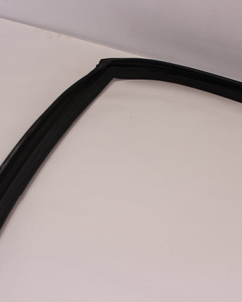 2016 Chevy SS Sedan LH Driver Front Door Glass Window Weather Strip Rubber Seal OEM - Day's Parts Yard