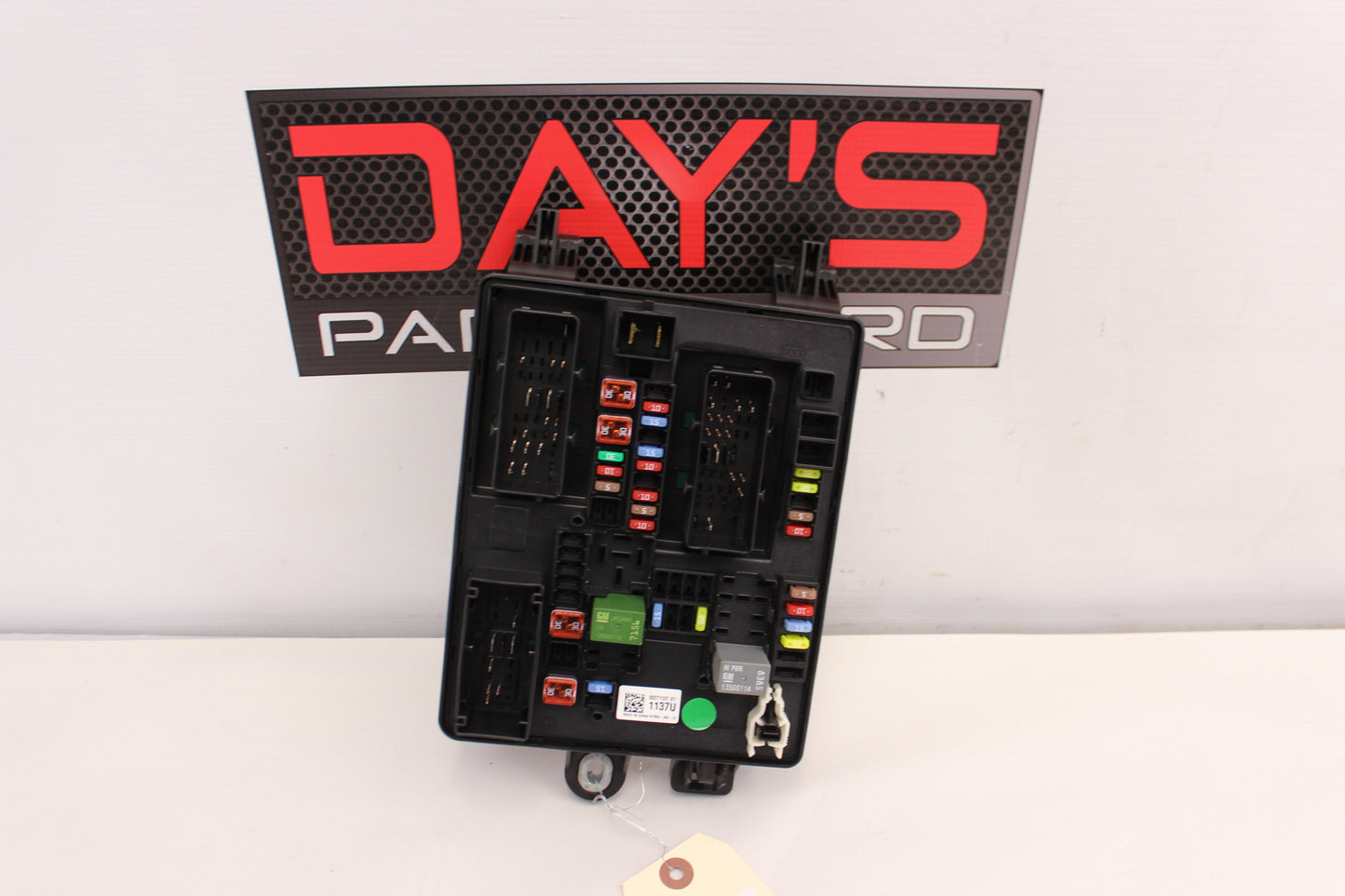 2014 Chevy SS Sedan Rear Fuse Box Relay 92271137 OEM
