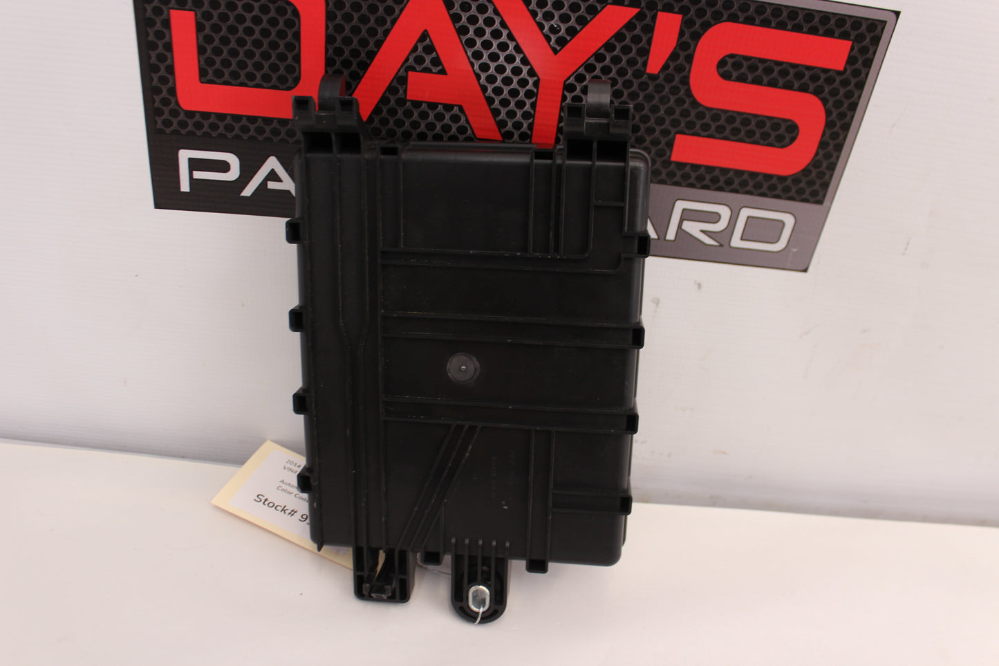2014 Chevy SS Sedan Rear Fuse Box Relay 92271137 OEM