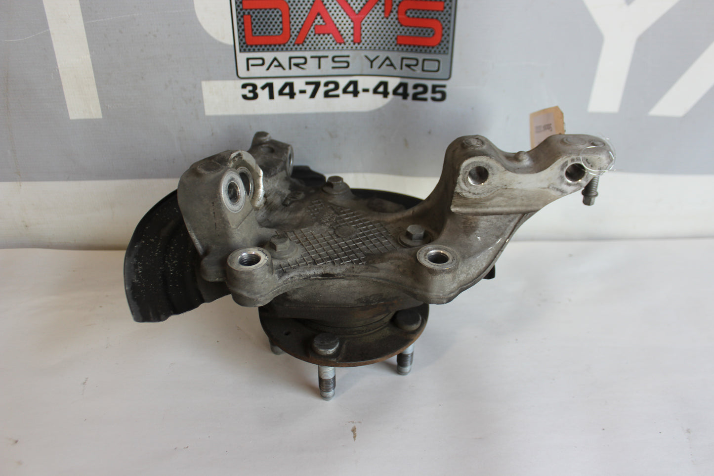 2015 Chevy SS Sedan Front LH Driver Hub Spindle Assembly OEM