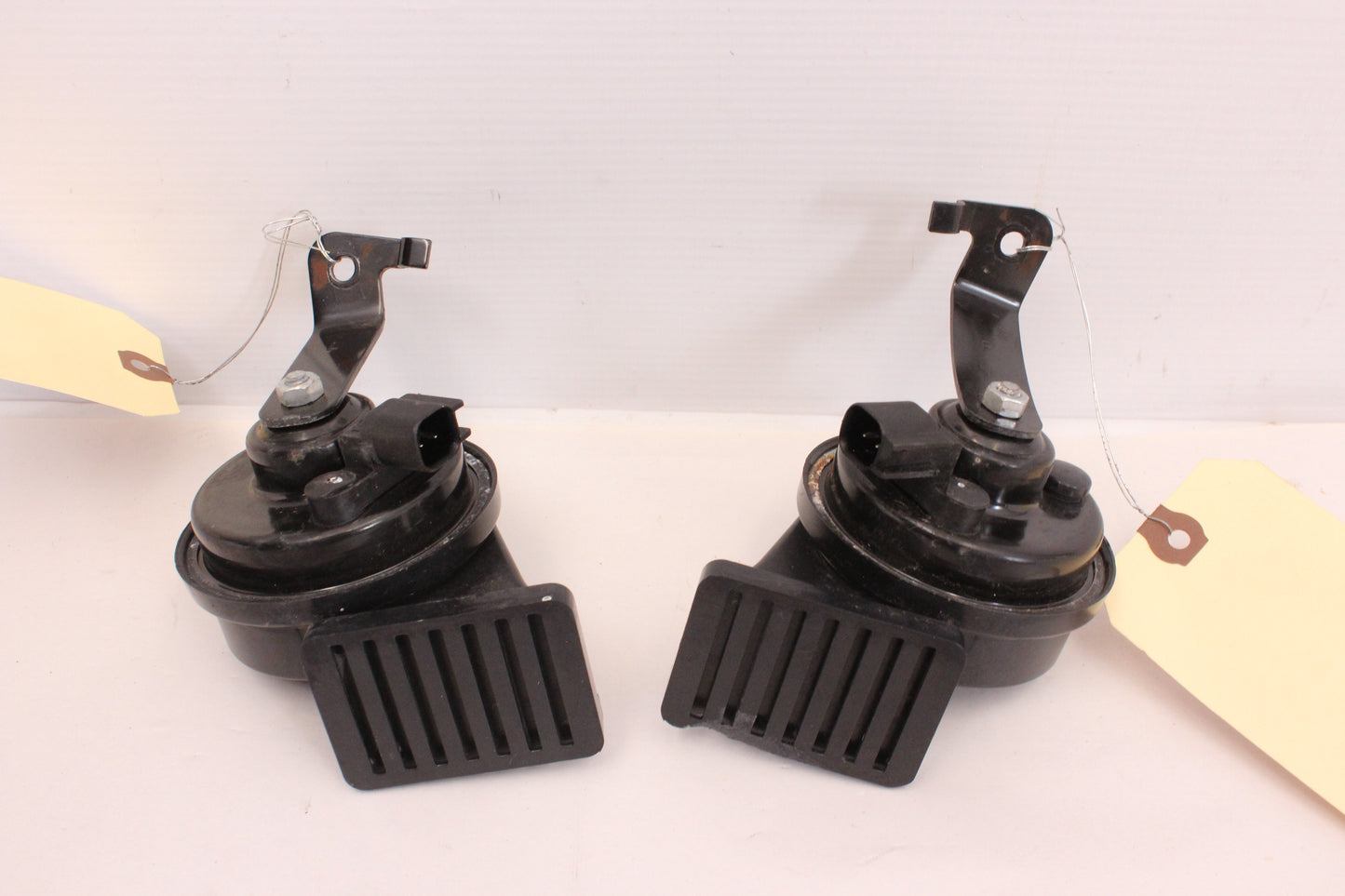 2018 Chevy Camaro ZL1 1LE RH & LH Horns OEM - Day's Parts Yard