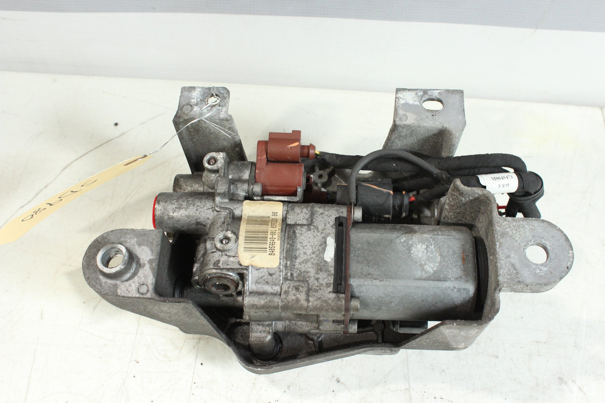 2018 Chevy Camaro ZL1 1LE Rear Differential Locking Pump w/ Actuator OEM - Day's Parts Yard