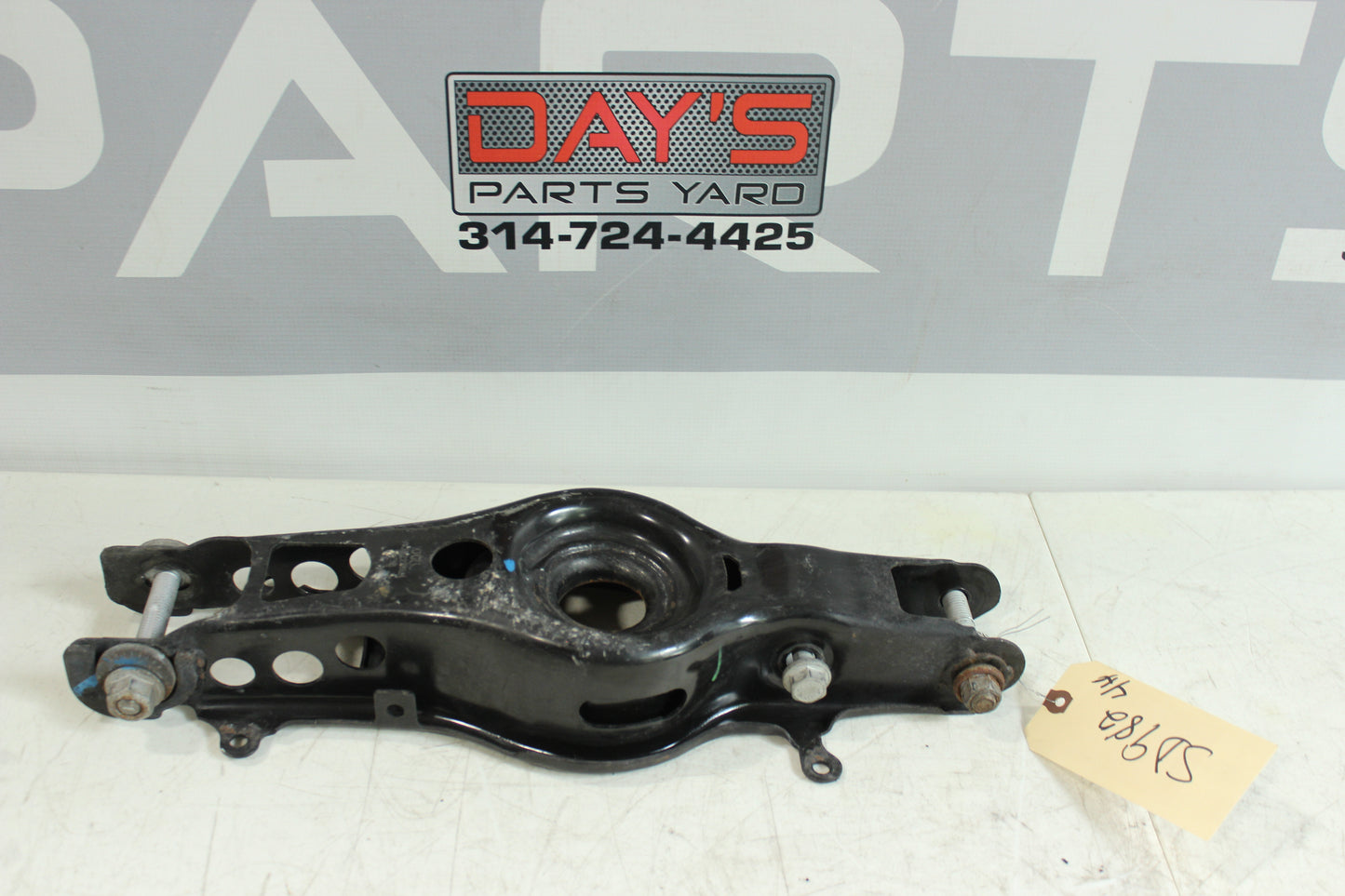 2018 Chevy Camaro ZL1 1LE Rear LH Driver Suspension Lower Control Arm 84382226 OEM - Day's Parts Yard