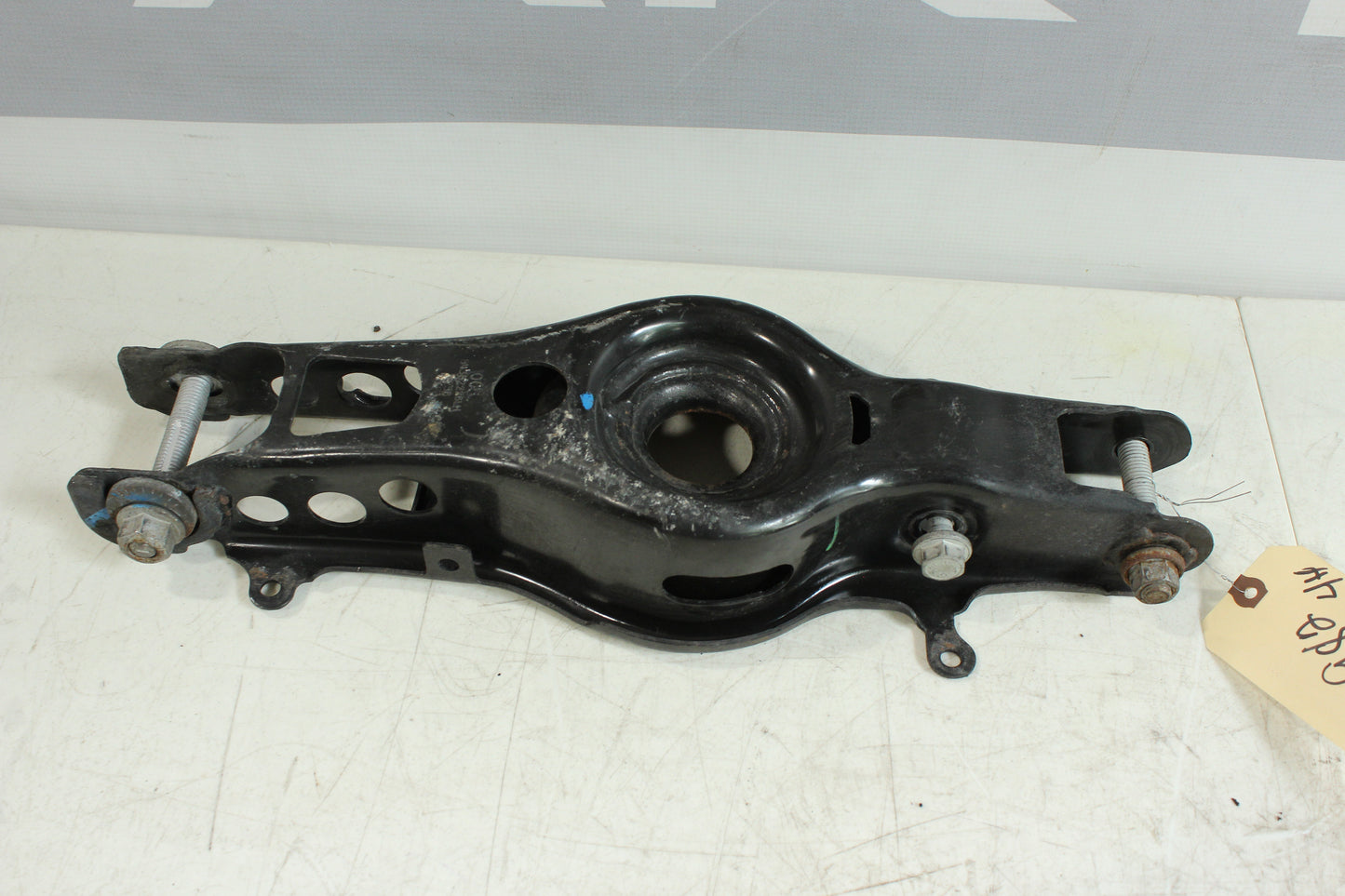 2018 Chevy Camaro ZL1 1LE Rear LH Driver Suspension Lower Control Arm 84382226 OEM - Day's Parts Yard