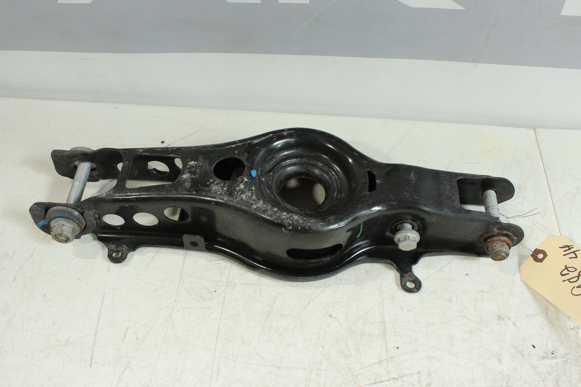 2018 Chevy Camaro ZL1 1LE Rear LH Driver Suspension Lower Control Arm 84382226 OEM - Day's Parts Yard