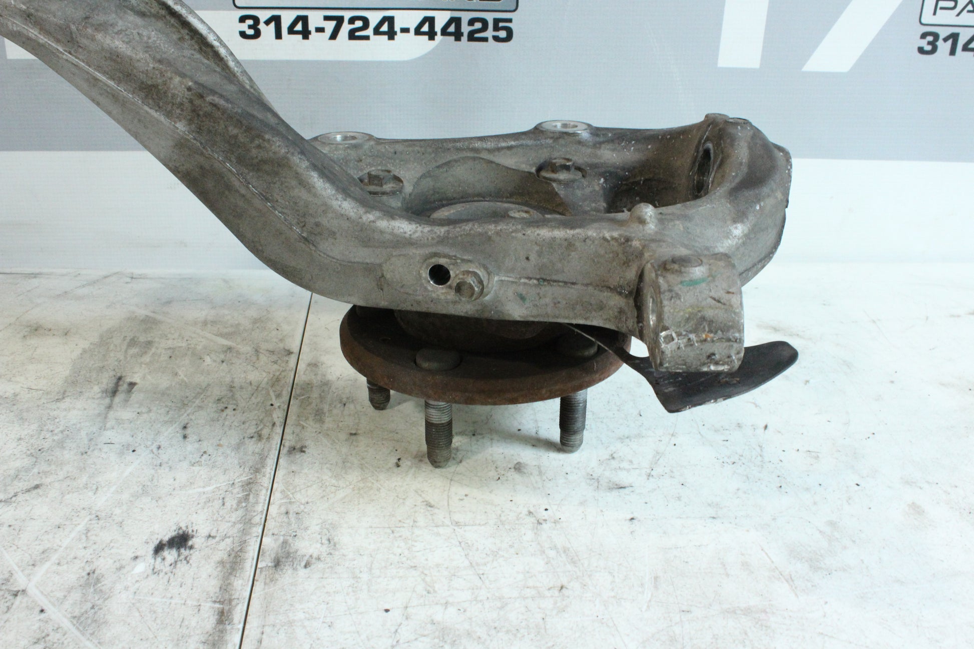 2010 Cadillac CTS-V Sedan Front RH Passenger Spindle Knuckle Hub Assembly 15775068 OEM - Day's Parts Yard