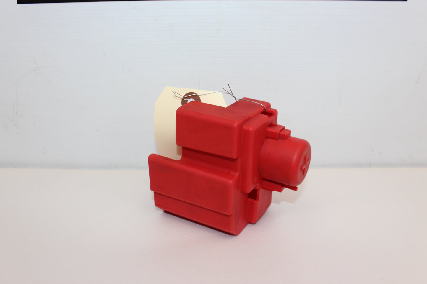 2014 Chevy Sedan SS Positive Battery Jump Start Cover 92458299 OEM - Day's Parts Yard