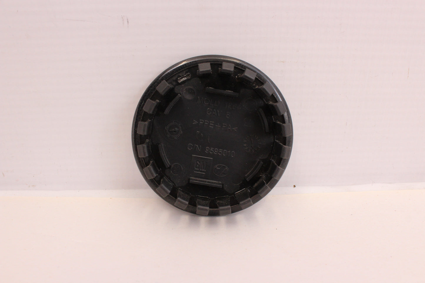 2011 Chevy Camaro SS Wheel Center Cap 9595010 OEM