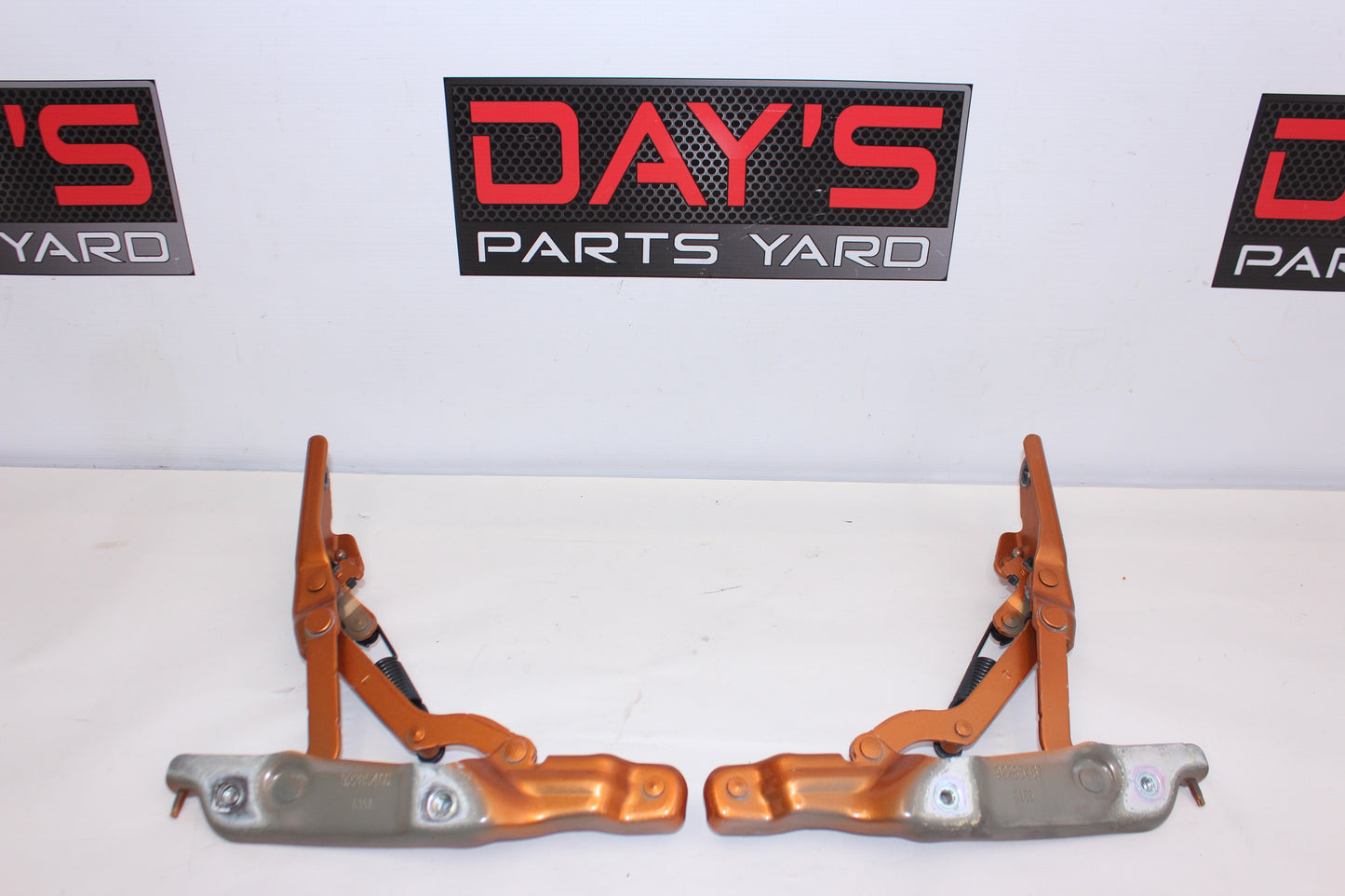 2017 Chevy SS Sedan Trunk Hinges Set 92285466 92285467 OEM