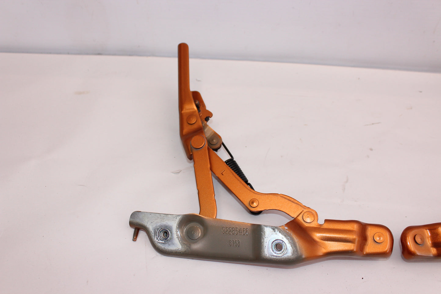 2017 Chevy SS Sedan Trunk Hinges Set 92285466 92285467 OEM