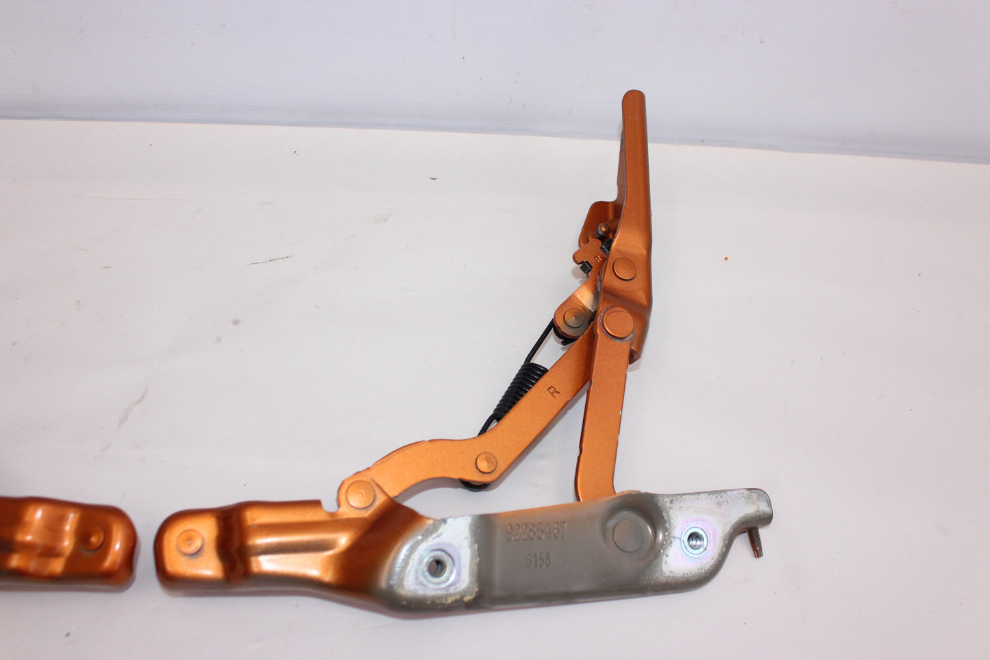 2017 Chevy SS Sedan Trunk Hinges Set 92285466 92285467 OEM