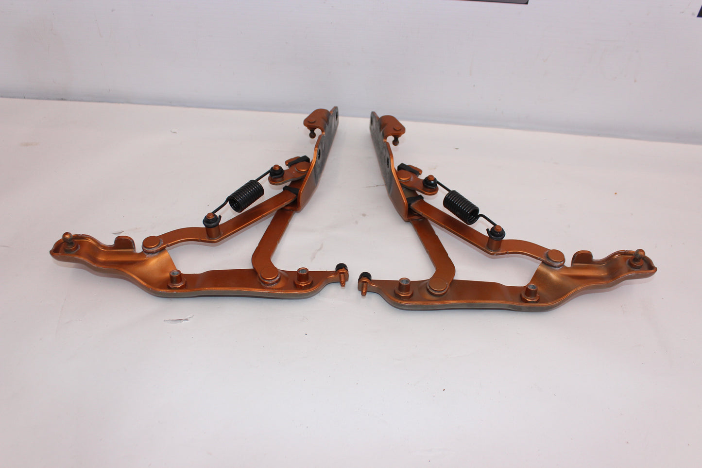 2017 Chevy SS Sedan Trunk Hinges Set 92285466 92285467 OEM