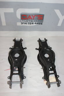 2017 Chevrolet Camaro ZL1 RH & LH Lower Spring Perch Control Arm 23282356 23282357 OEM - Day's Parts Yard