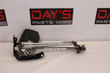2017 Chevy SS Sedan Windshield Wiper Linkage Arm w Motor OEM - Day's Parts Yard