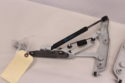 2014 Chevy SS Sedan LH & RH Trunk Hinges 92270113 92270114 OEM - Day's Parts Yard