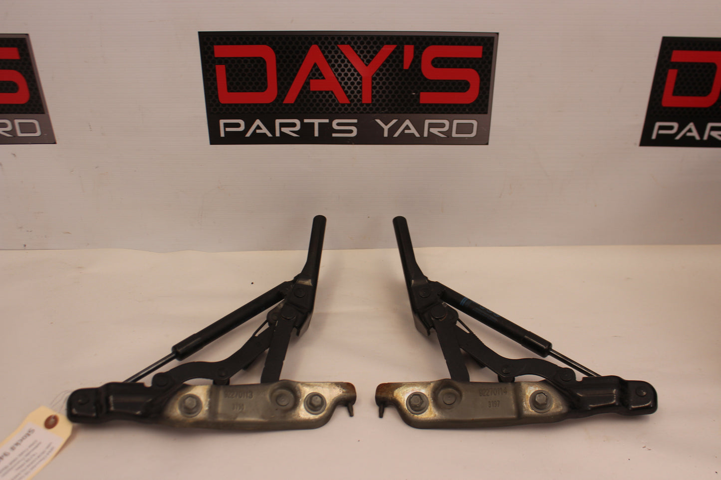 2014 Chevrolet SS Sedan Trunk Hinges RH & LH 92270114 92270113 OEM - Day's Parts Yard