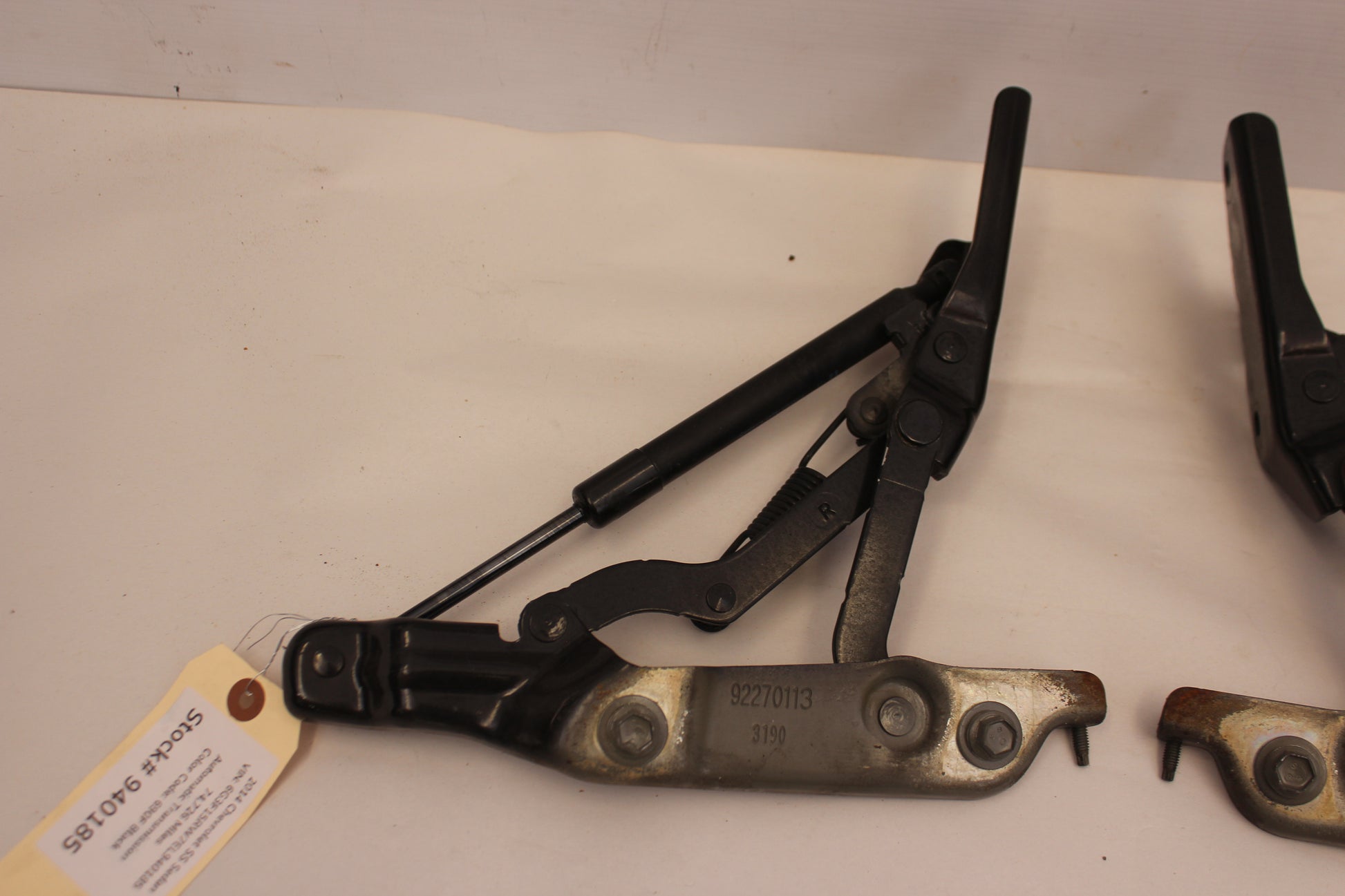 2014 Chevrolet SS Sedan Trunk Hinges RH & LH 92270114 92270113 OEM - Day's Parts Yard