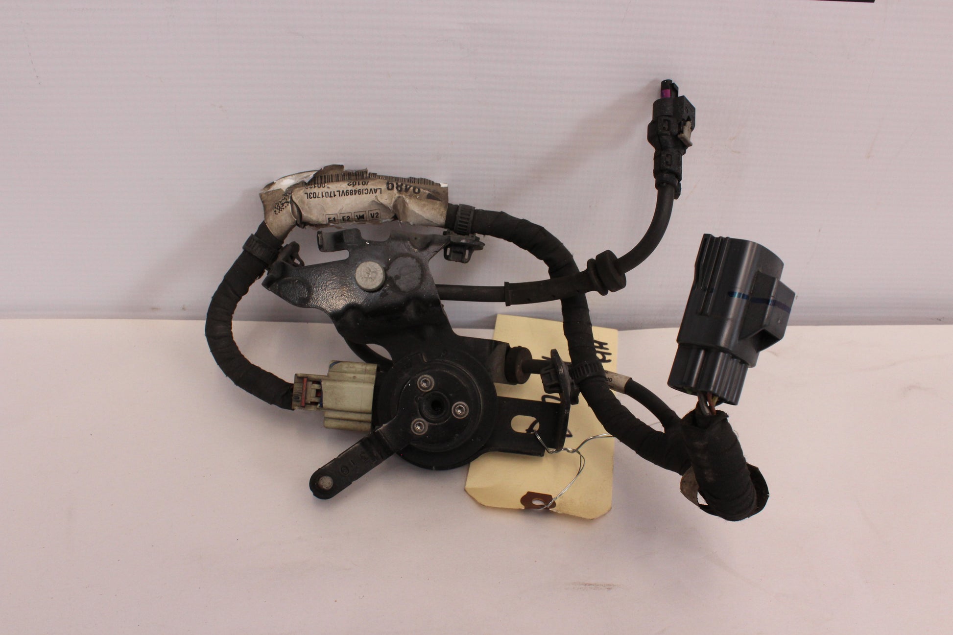2017 Chevy SS Sedan Front RH Passenger Suspension Ride Control Sensor 92279489 OEM - Day's Parts Yard
