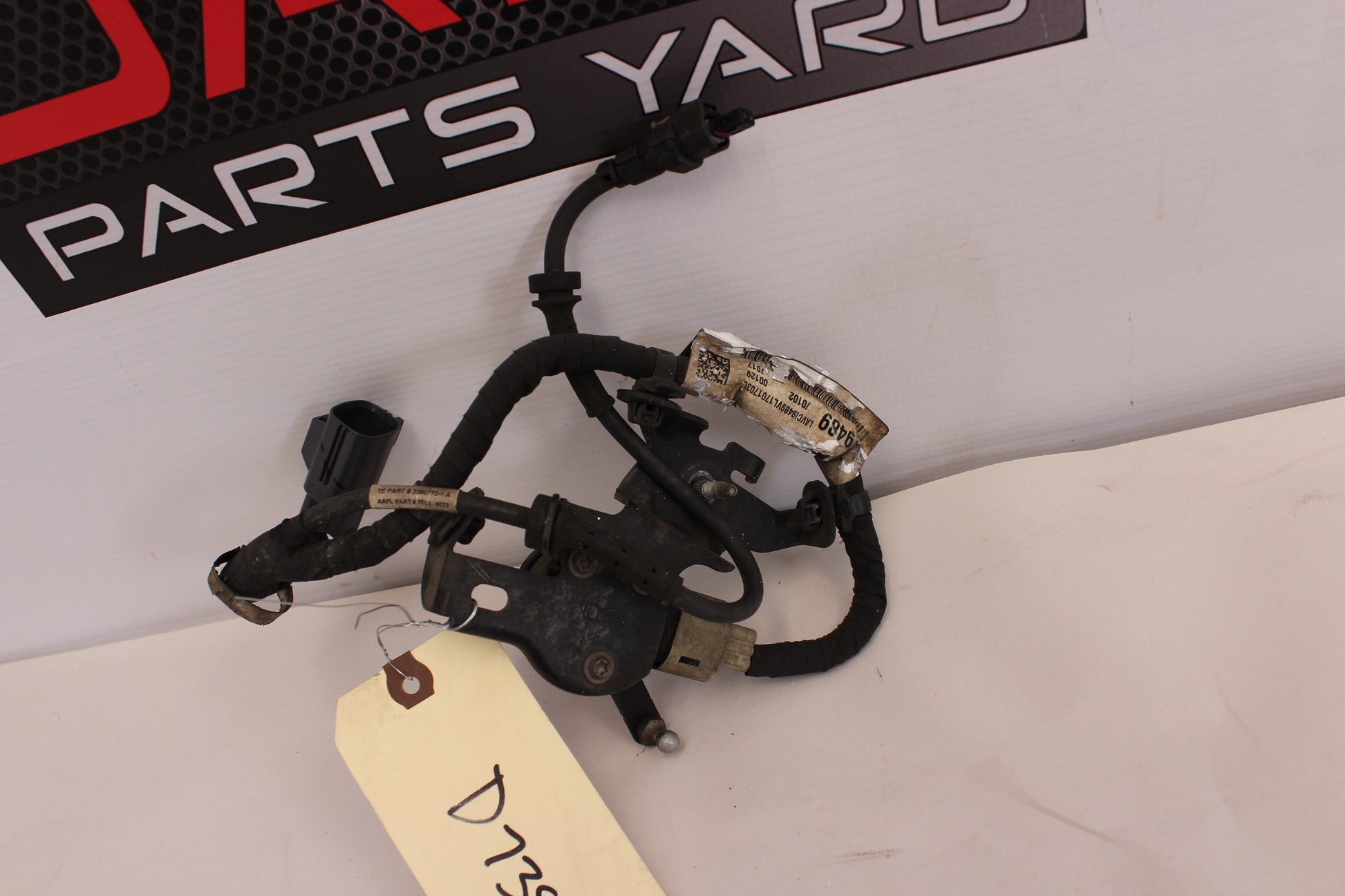 2017 Chevy SS Sedan Front RH Passenger Suspension Ride Control Sensor 92279489 OEM - Day's Parts Yard