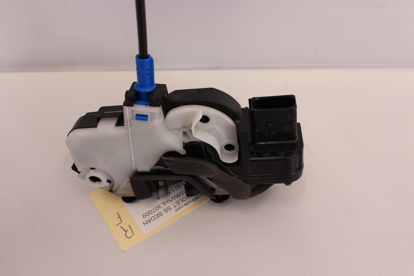 2017 Chevy SS Sedan Front RH Passenger Door Lock Actuator 13579523 OEM - Day's Parts Yard