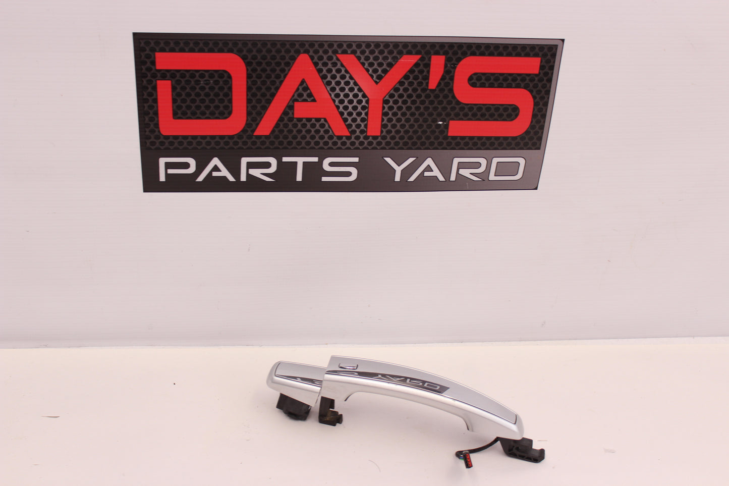 2014 Chevy SS Sedan RH Passenger Front Exterior Door Handle OEM - Day's Parts Yard