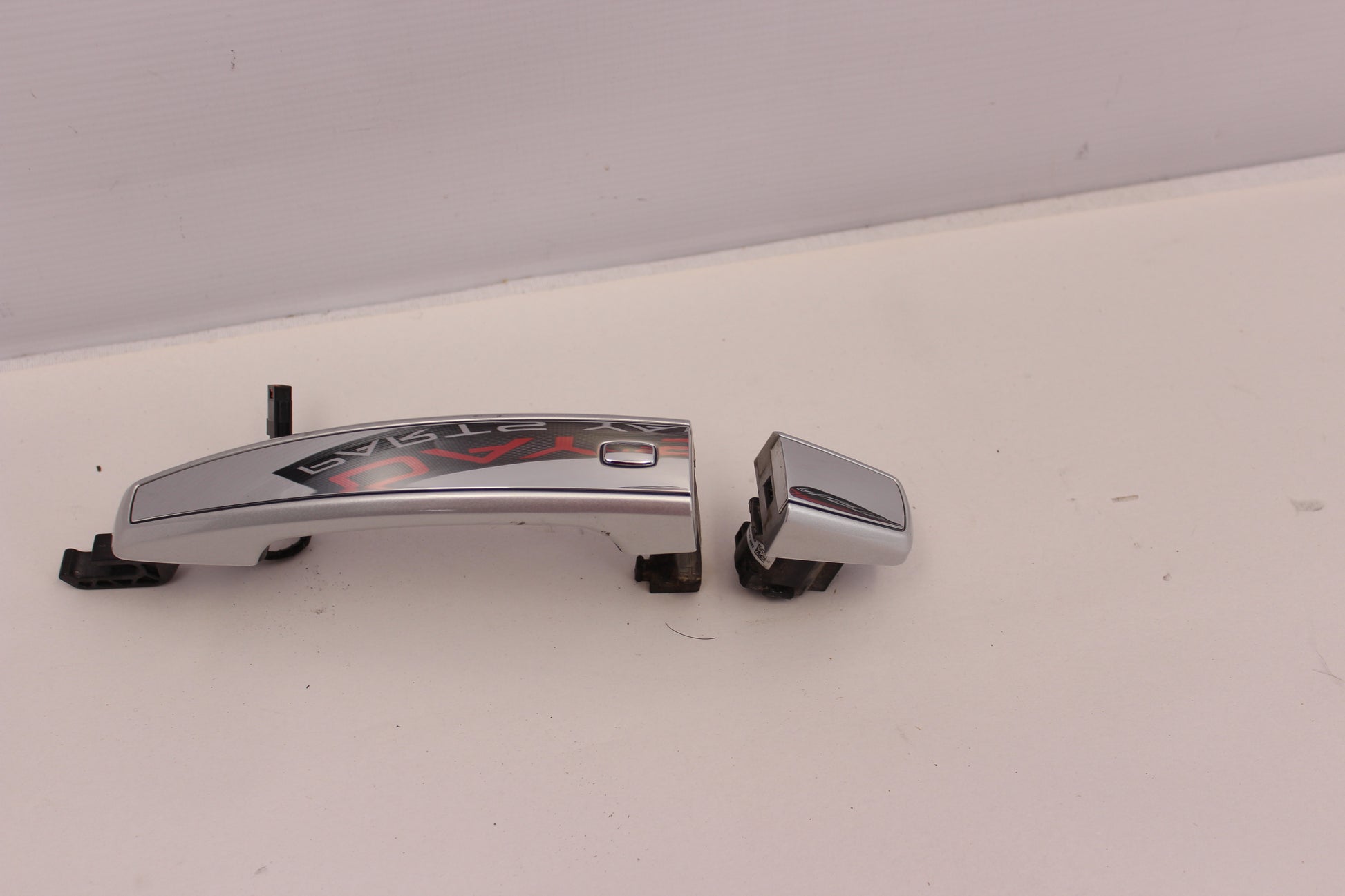 2014 Chevy SS Sedan RH Passenger Front Exterior Door Handle OEM - Day's Parts Yard