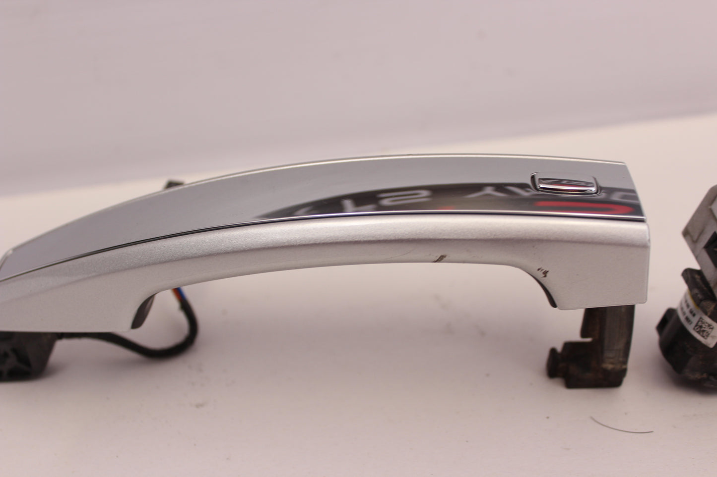 2014 Chevy SS Sedan RH Passenger Front Exterior Door Handle OEM - Day's Parts Yard