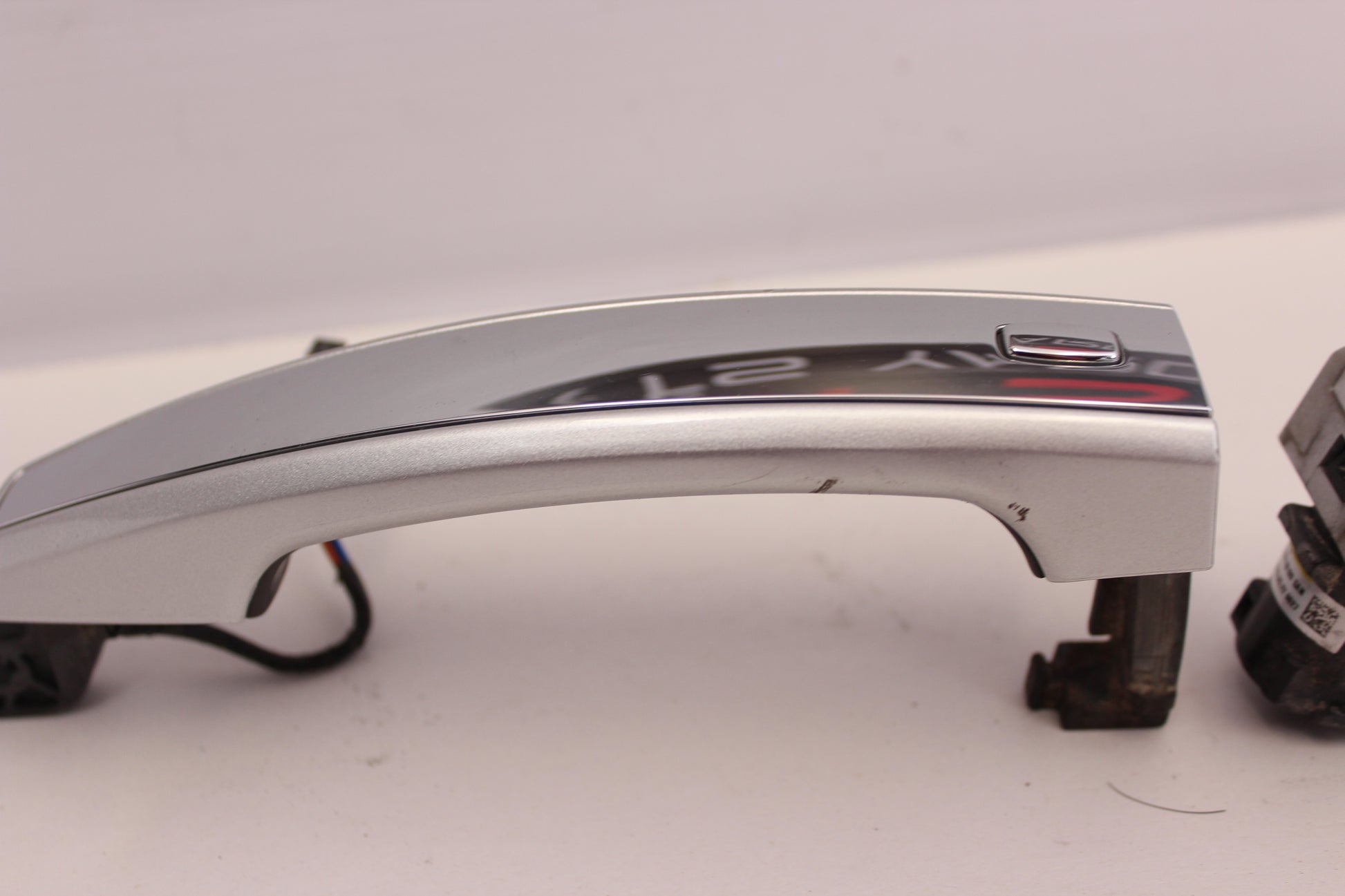 2014 Chevy SS Sedan RH Passenger Front Exterior Door Handle OEM - Day's Parts Yard