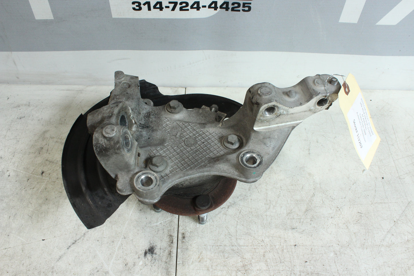 2015 Chevy SS Sedan Front RH Passenger Spindle Knuckle Hub OEM - Day's Parts Yard