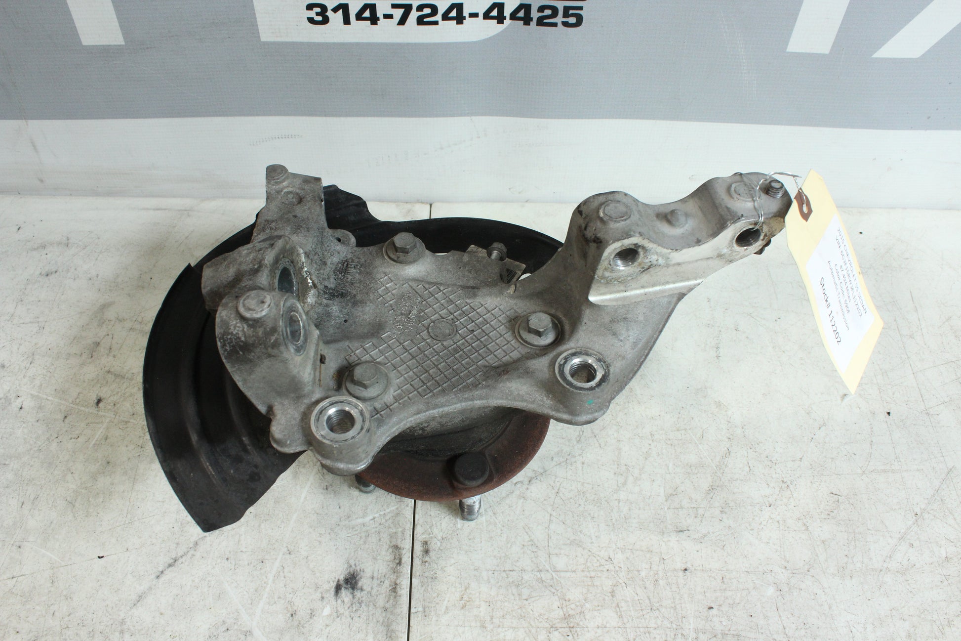 2015 Chevy SS Sedan Front RH Passenger Spindle Knuckle Hub OEM - Day's Parts Yard