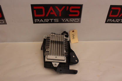 2015 Chevy SS Sedan Bose Amplifier w/ Mounting Bracket 92254435 OEM